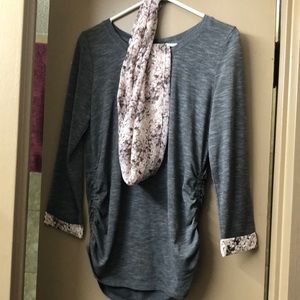 Elle gray sweater with floral scarf